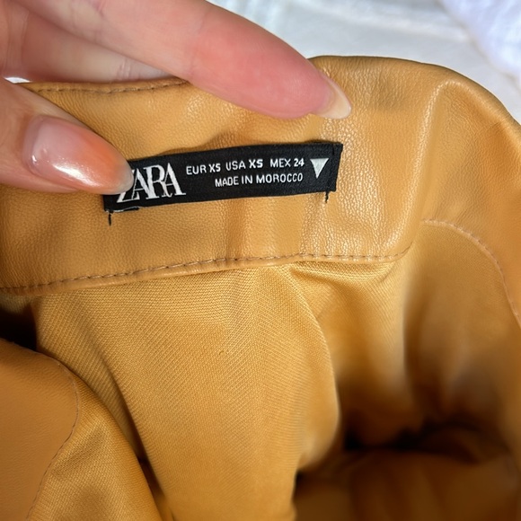 Mustard leather tube dress from Zara - Picture 4 of 4